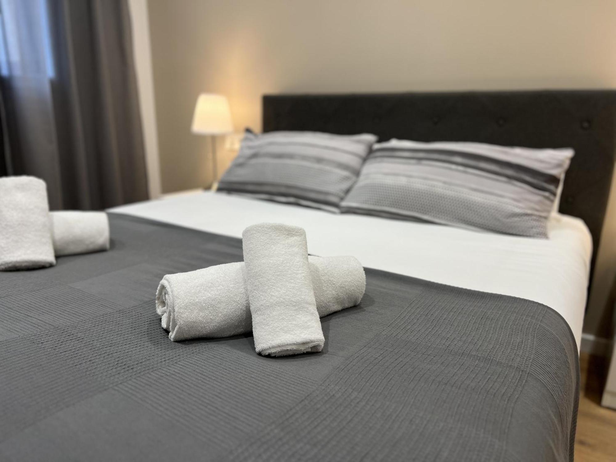 Apartamenticos Plaza Las Armas III 萨拉戈萨 外观 照片